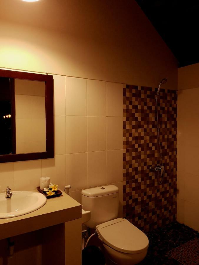ホテル Ghamed Sari エクステリア 写真